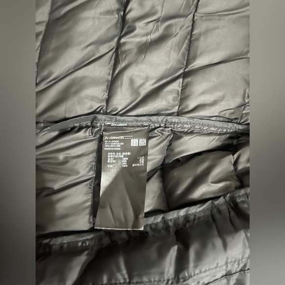 UniQlo Ultra Light DOWN FEATHER(50gram weight total) - Picture 5 of 16